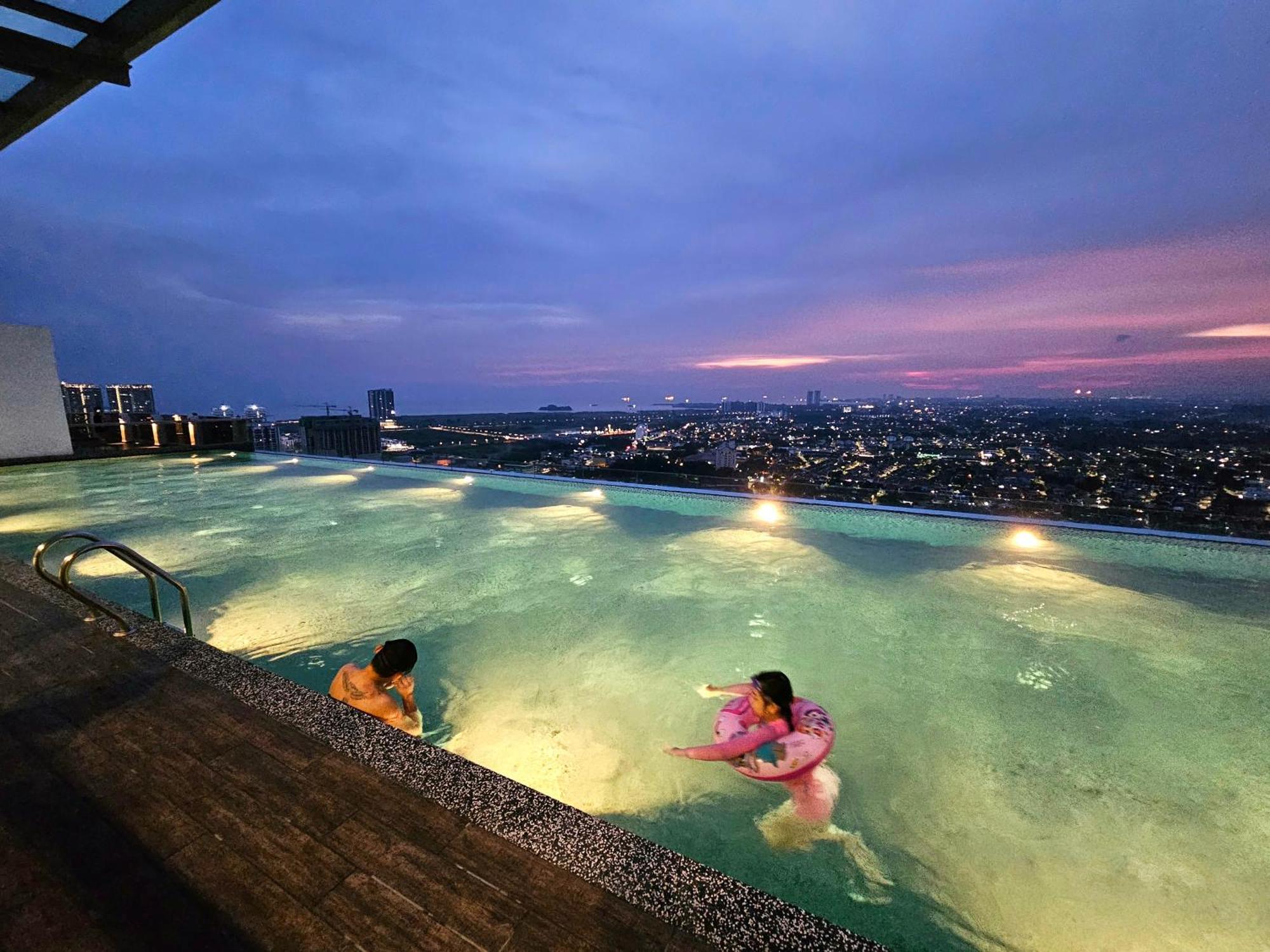 Quartz Residence - Melaka Kültér fotó