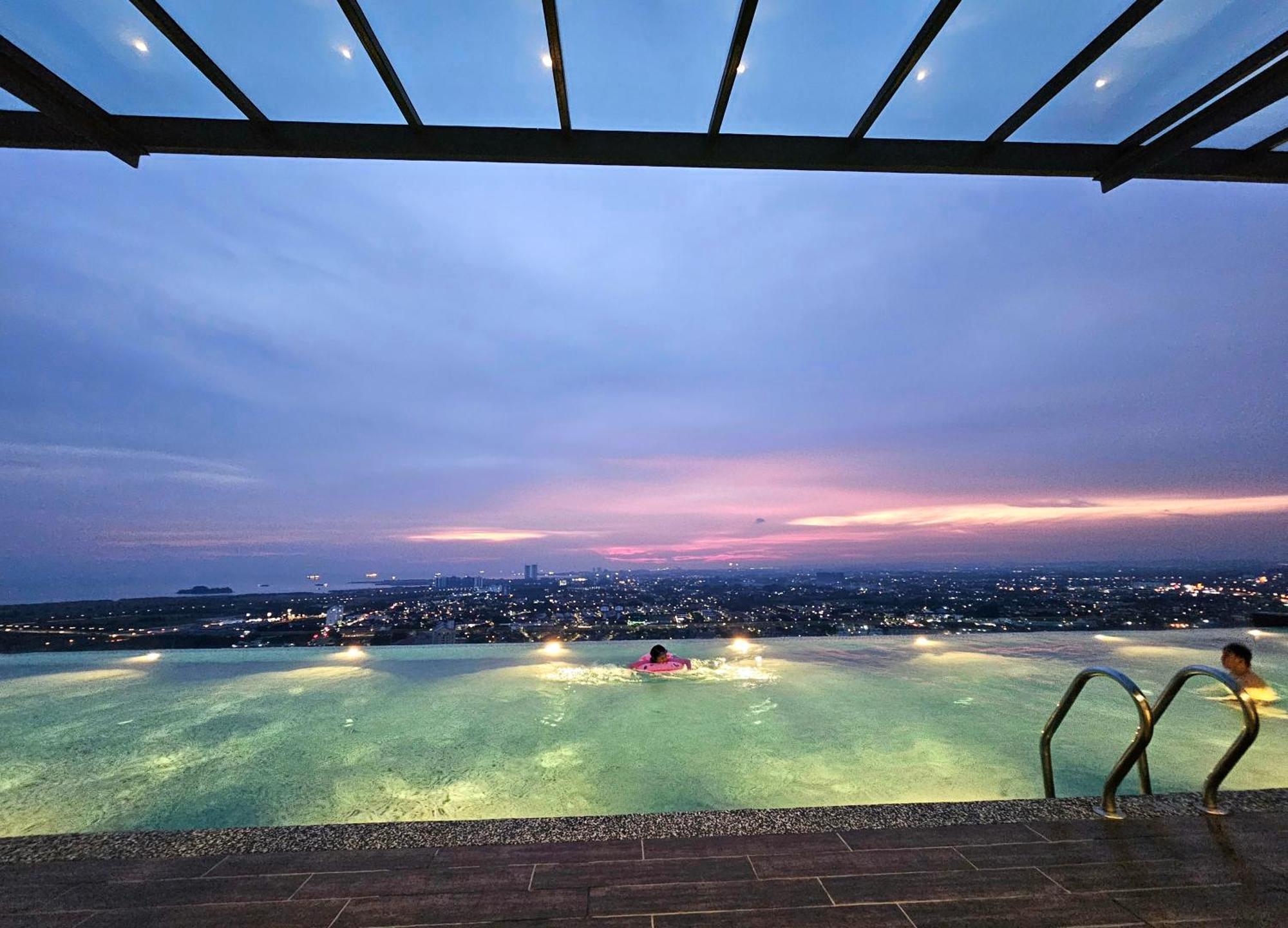 Quartz Residence - Melaka Kültér fotó