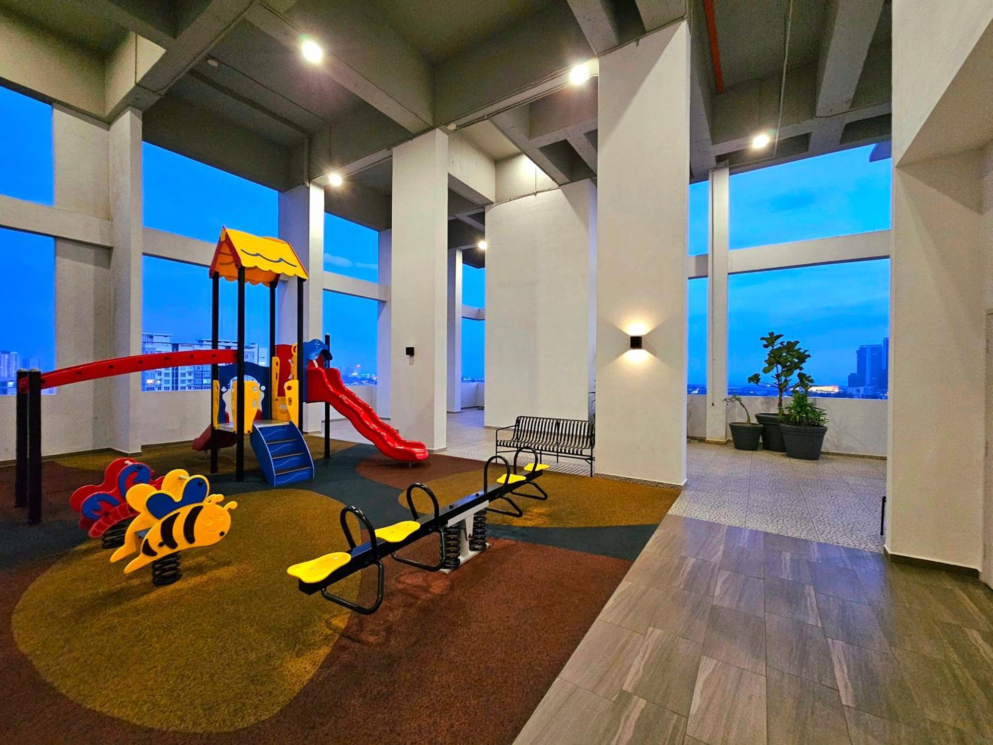 Quartz Residence - Melaka Kültér fotó