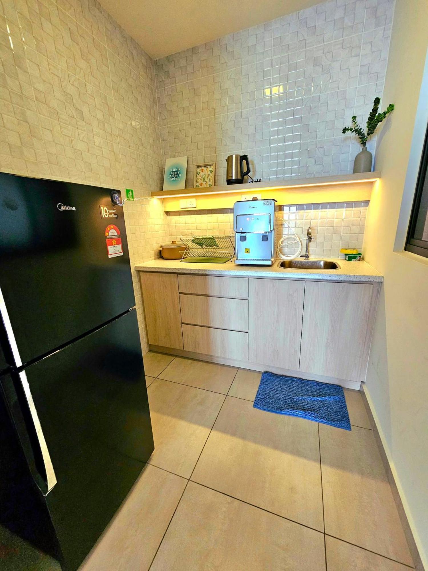 Quartz Residence - Melaka Kültér fotó